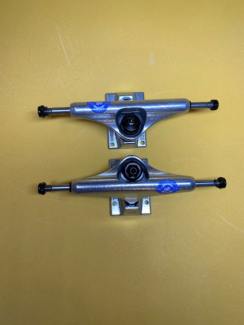 Royal Skateboard Truck with Inverted Kingpin – Raw silver - Pair