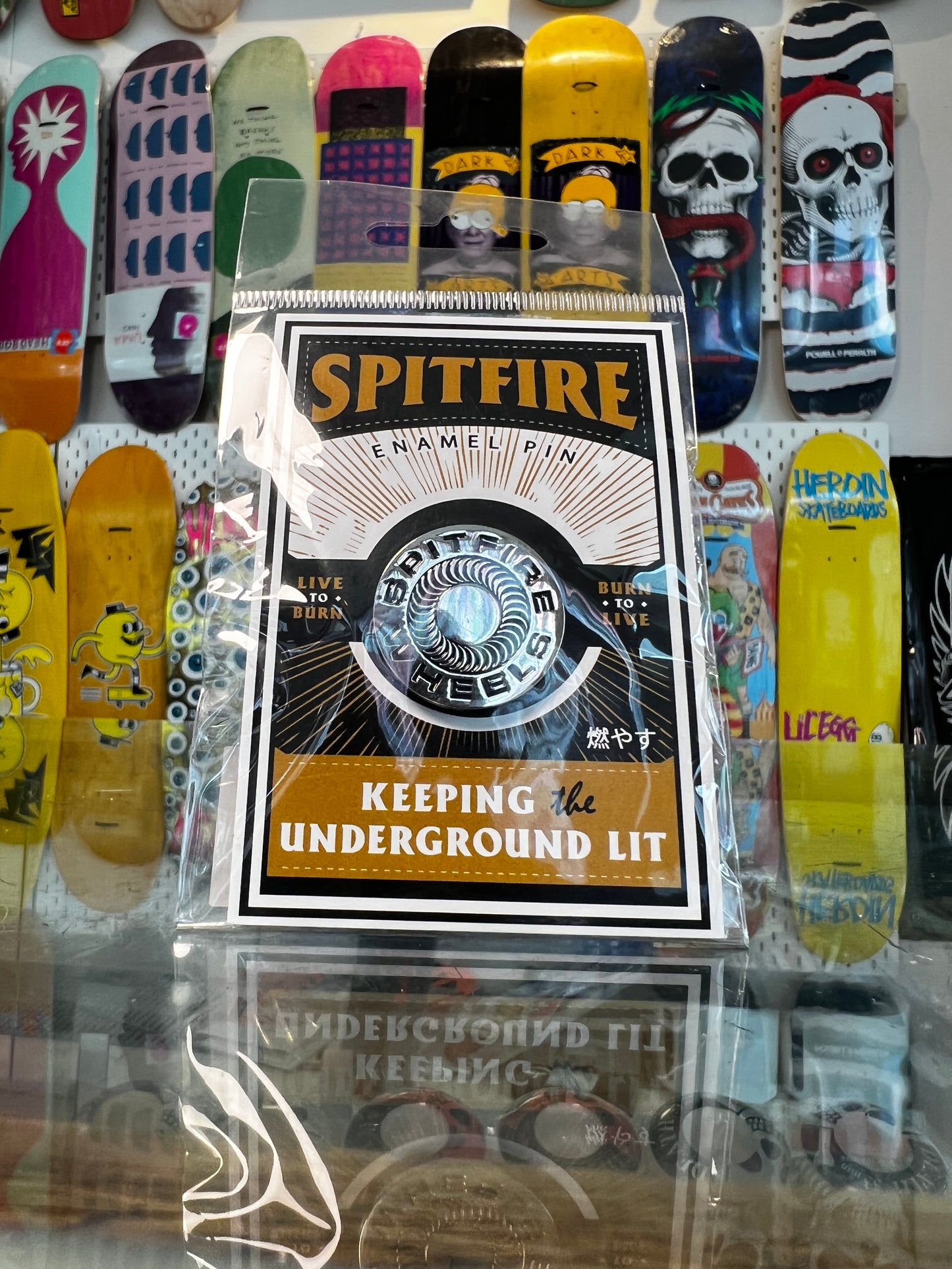 Spitfire Lapel Pin Swirl Polished Silver/Black O/S